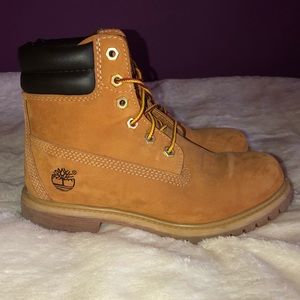 Timberland Women’s Classic Lite 6-Inch Boots